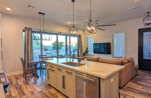 East Mesa House | ADOBE - ABODE Modern luxury 1000sqft custom guest home with mountain views