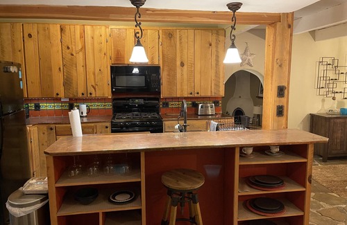 Taos House | Adobe Style House in historical center, near to attractions - 4 blocks to Plaza