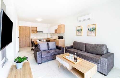 Universal Apartment | Adolina One Bedroom Apartment 202