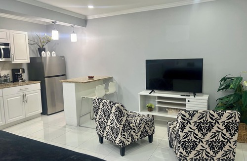 West Palm Beach Apartment | Adorable 1 bedroom studio in perfect location