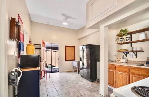 Logan Heights House | Adorable 2 Bed 1 Ba Casita with Murals - Parking, WIFI, Central San Diego