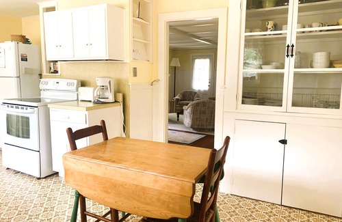 Wianno House | Adorable 2 bedroom, 2 bath Osterville Cottage walk to Village, close to beach, beach pass included.