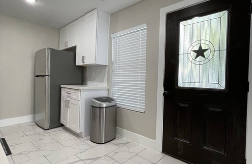 Northside Apartment | Adorable 2 bedroom guest house! Minutes from downtown