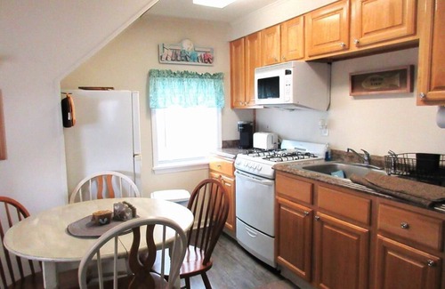 Ship Bottom Apartment | Adorable 2 bedroom second floor duplex in Ship Bottom, short walk to the beach.