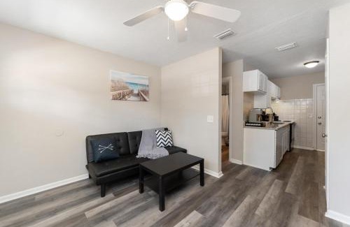 Southside House | Adorable 2bed1bath Unit Sleeps 4 Close To Town Center Downtown Beach Mayo Clinic