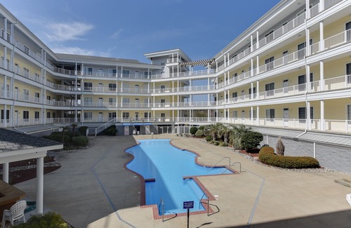 Sandbridge Condo | Adorable 3 bedroom OCEANFRONT condo! AMAZING beach views! Sleeps 8!