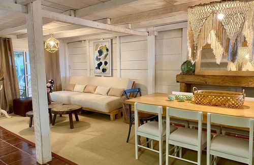 El Cuyo House | Adorable 6 bedroom beachfront home with amenities