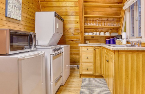 Rhododendron Cabin | Adorable A-Frame of Mind Retreat for quiet romantic getaways