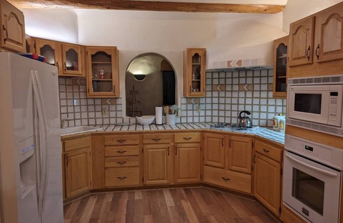 El Prado House | Adorable Adobe Taos - excellent location! Lic. #9449