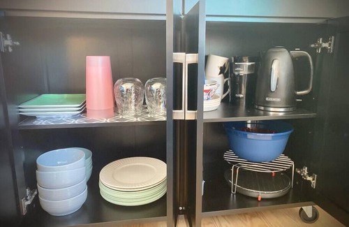 Eureka Apartment | Adorable and Spacious Studio Apt