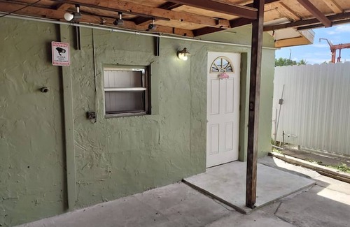 Allapattah House | Adorable Apartment near Beach, Airport, Wynwood, and Downtown Miami.