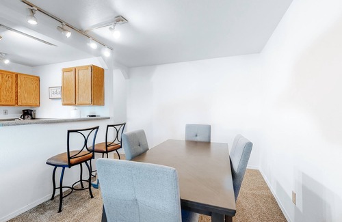 Freeland Apartment | Adorable bayfront getaway w/a full kitchen, free WiFi, & beach access