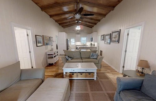 North Litchfield Beach House | Adorable beach home in North Litchfield!