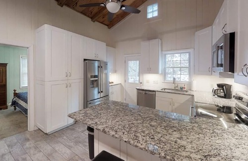 North Litchfield Beach House | Adorable beach home in North Litchfield!