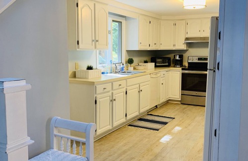 Popponesset House | Adorable beach house! 3 min walk to beach!