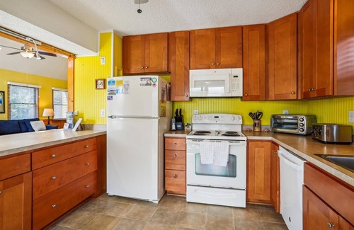 Duck House | Adorable Beach house in Duck with Hot Tub, Pet friendly. Roof top deck!
