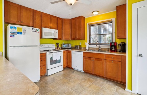 Duck House | Adorable Beach house in Duck with Hot Tub, Pet friendly. Roof top deck!