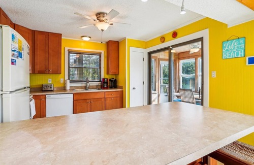 Duck House | Adorable Beach house in Duck with Hot Tub, Pet friendly. Roof top deck!