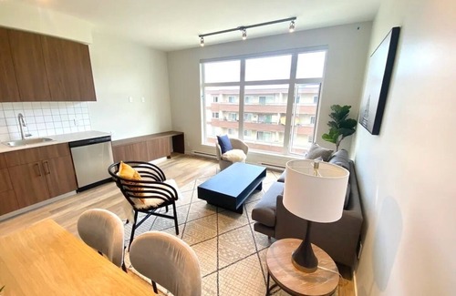 Booktown Hotel | Adorable Brand New Suite