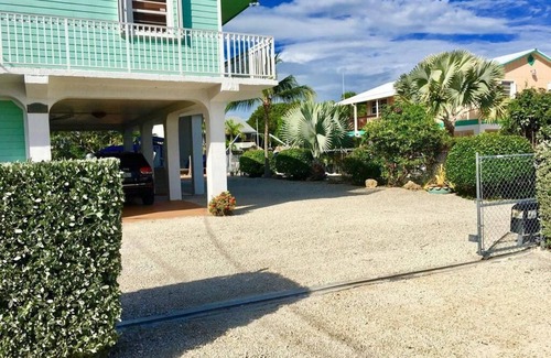 Islamorada House | Adorable canal front Pool Home in Plantation Key