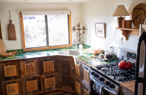 Taos Cabin | Adorable Casita in The Enchanted Circle