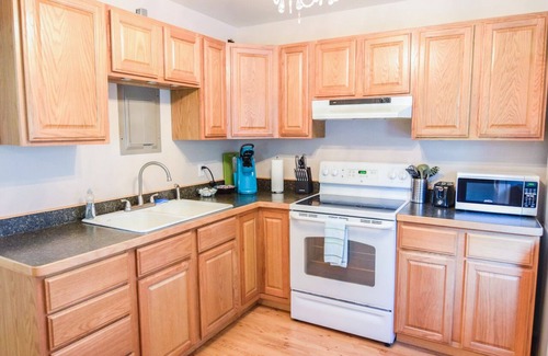 Bear Creek House | Adorable Cottage Located Outside of Town