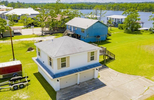 Foley House | Adorable Cottage on Fish River in Magnolia Springs - Fishing & Fun!