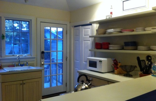 Cape May Point Cottage | Adorable cottage with short walk to beautiful ocean beaches and nature trails.