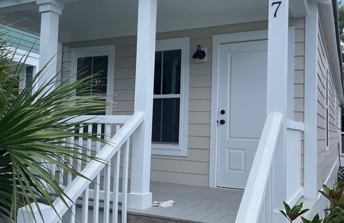 Ocean Springs Cottage | Adorable Cottage in Downtown Ocean Springs sleeps 4