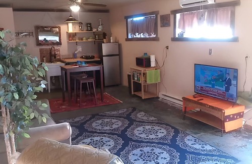 Canoncito Apartment | Adorable County Getaway Studio, all-inclusive