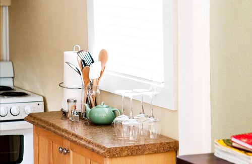 Hood River Cottage | Adorable cozy country cottage for one or two next to organic vegetable garden!