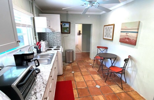 Del-Ida Park Historic District Apartment | Adorable Delray Poolside Retreat - walk to beach and Atlantic!