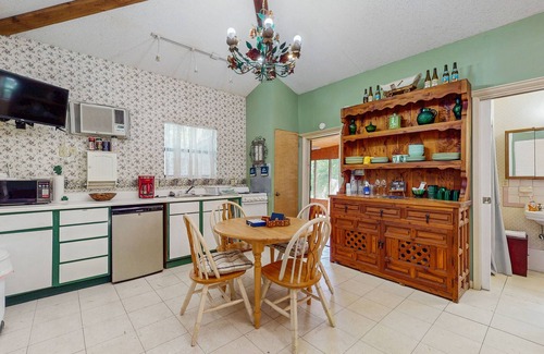 Ingram House | Adorable dog-friendly cottage with screened porch, grill, pool, kitchenette