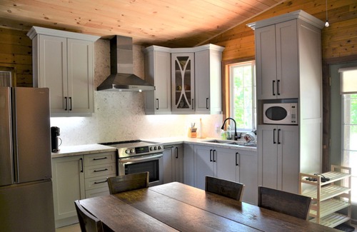 Bracebridge Cottage | Adorable family lakefront Cottage On Quiet lake in Muskoka