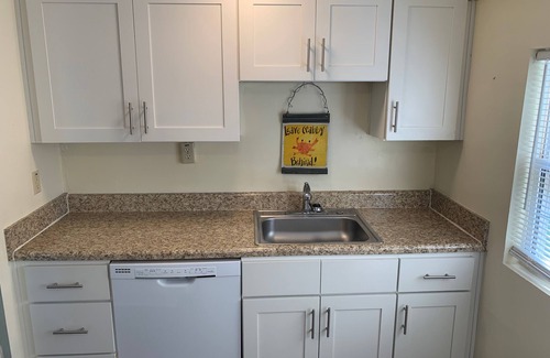 Folly Beach Cottage | Adorable Folly Beach Cottage! 1 Block to Beach! Super Location! Free WiFi!