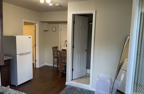 Holly House | Adorable fully remodeled Suite with Kitchen and office area