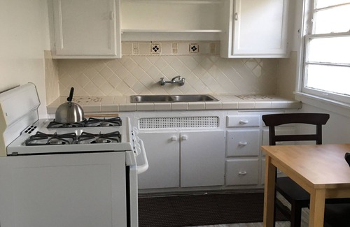 Faircrest Heights Cottage | Adorable Garden Cottage ~ A Lovely Escape with Private Enclosed Gardens