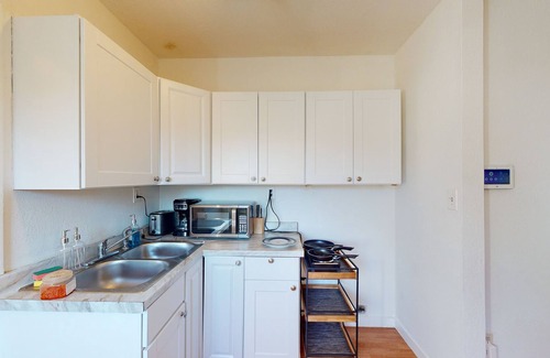 Yelm House | Adorable guest house in Yelm!