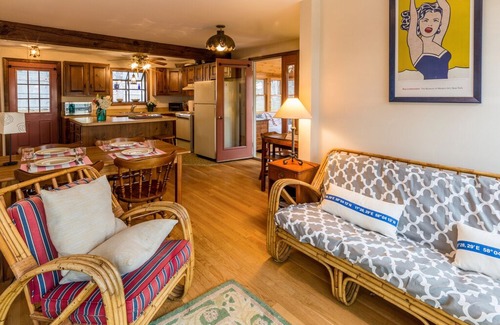 Wellfleet Cottage | Adorable Harbor Side Cottage