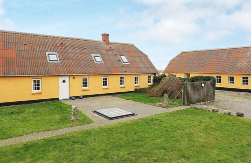 Trans House | Adorable Holiday Home in Lemvig with Sauna