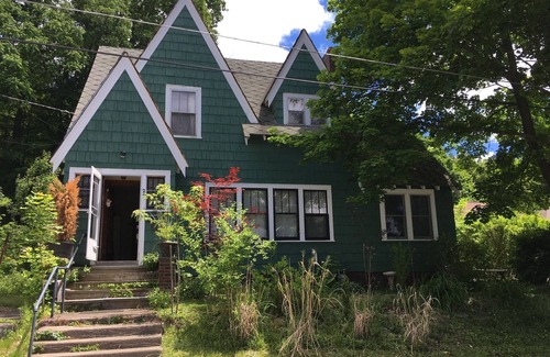 Oneonta House | Adorable home next to stunning Wilber Park