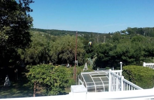 Lunenburg House | Adorable Home Sleeps 6 - Fabulous Gardens