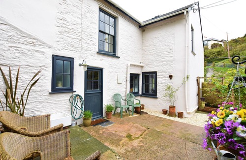 Aberdovey Cottage | Adorable, Homely 4 Bedroom Peaceful Cottage Only Minutes Walks To Beach