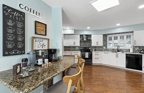 Pompano Isles House | Adorable house with Amazing water front of canal