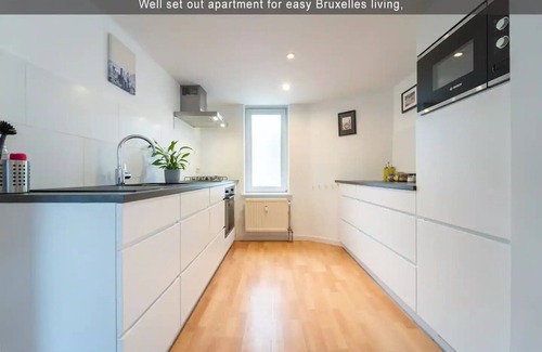 Wijk van de Squares Apartment | Adorable, Modern City Central APT (EU District)