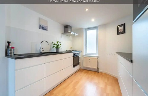 Wijk van de Squares Apartment | Adorable, Modern City Central APT (EU District)