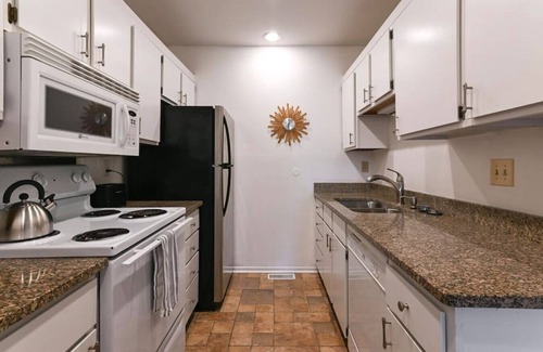 Mount Adams Apartment | Adorable MtAdams 2BR near it all