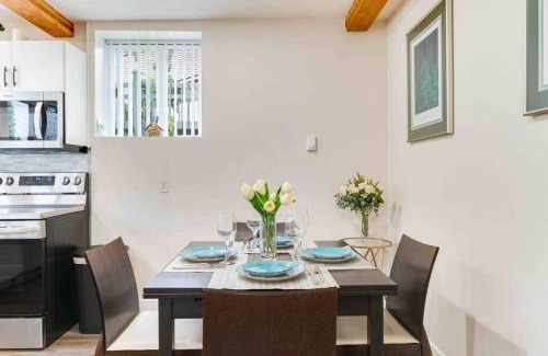 Federal Way House | Adorable new studio with free parking and WiFi