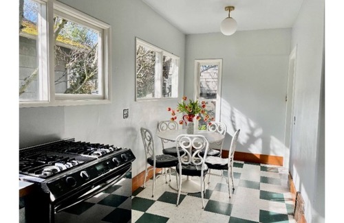 Ravenna House | Adorable Ravenna home close to UW,