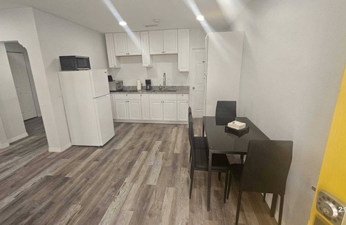 Old Seminole Heights House | Adorable Remodel House to Relax A